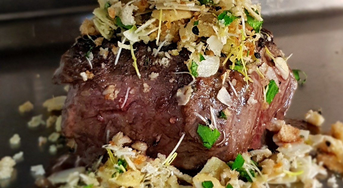 Irisch Angus Rind in der Mandelkruste
